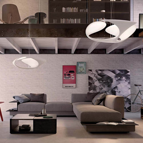 Kundalini LED Pendelleuchte Clover Ø 70cm Dimmbar in modernem Wohnzimmer mit stilvollem Interieur.