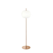Lampadaire Kundalini Kushi XL avec abat-jour en verre opalin 183 cm dimmable sur un pied élégant