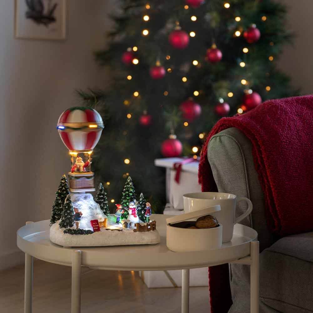 LED Dekoleuchte Heissluftballon mit Musik & 13 mehrfarbigen Leuchtdioden in einem gemütlichen Weihnachtsambiente.