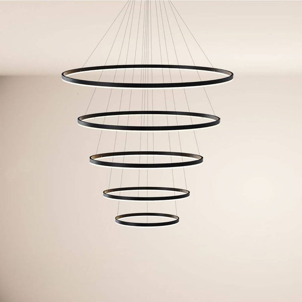 s.luce LED Ring-riippuvalaisin 5-lamppuinen keskitettynä - moderni, elegantti valaisumuotoilu viidellä levymäisellä valaisimella.