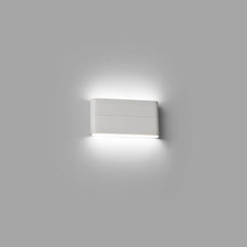 LED Außenwandlampe ADAY-2 3000K IP54 Weiß an einer grauen Wand montiert.