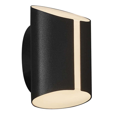 LED Außenwandlampe Grip Smart IP54 in modernem, geschwungenem Design mit diffusem Licht.