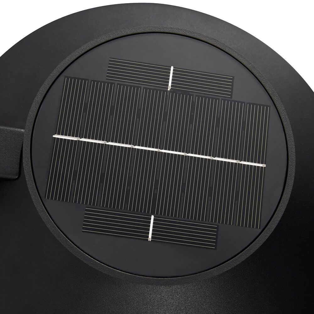 LED Außenwandlampe Justina Solar IP44 mit Solarpanel für effiziente Energieversorgung.
