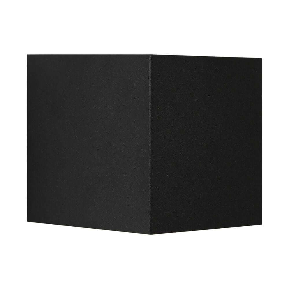 LED Außenwandlampe Milda kubi IP44 in modernem, minimalistischem Design präsentiert.