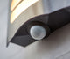 LED Außenwandleuchte Farell mit Sensor IP44 Edelstahl - Hochschwenkbarer Sensor und elegantes Design.