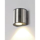 LED Außenwandleuchte Ilumi IP54 in Chrom, moderne Wandbeleuchtung für den Außenbereich.