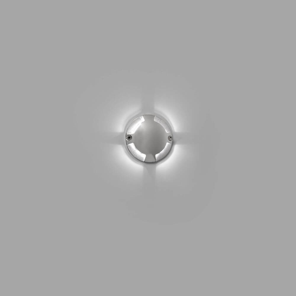 LED Aufbaulampe KEENAN-3 6500K IP67 Nickel-Matt mit dezentem Licht für Außenbereiche.