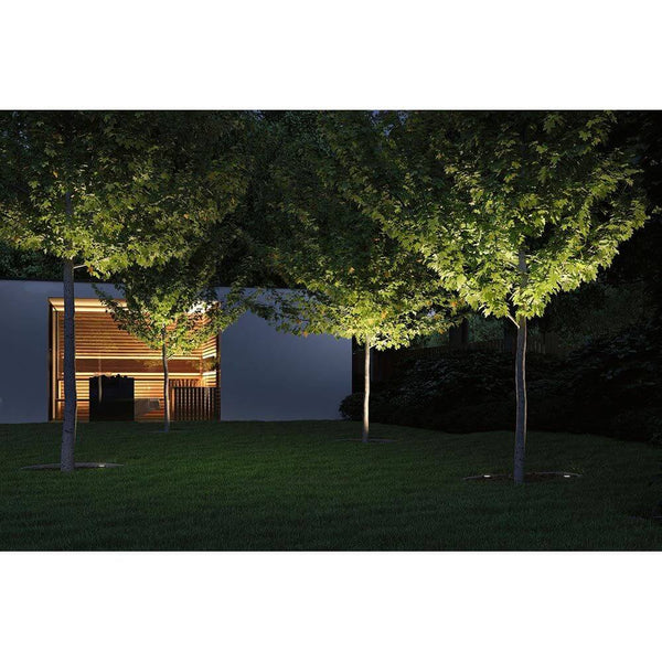 LED Luminaire encastrable de sol Floor Ø12 cm en acier inoxydable IP67 éclairant le chemin du jardin sous les arbres au crépuscule