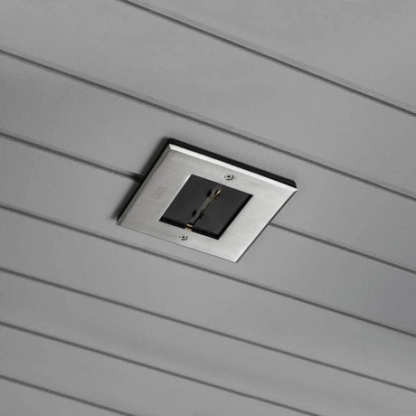 LED Loftsindbygningsspots IP44 i kvadratisk form, ideel til loftmontering med et moderne design.