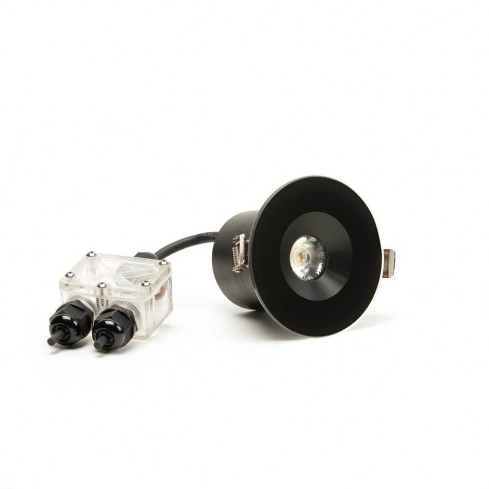 LED Aussen-Deckeneinbau Downlight IP44, schwarzer Einbaustrahler mit 6W Leistung und Glasfront.