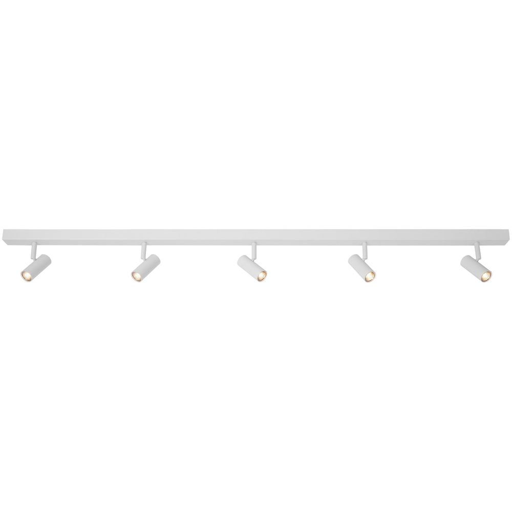 LED Deckenstrahler Omari 5-Spot in Weiß mit minimalistischen nordischen Linien und dreistufigem Dimmer.