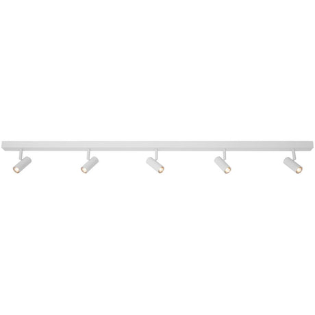 LED Deckenstrahler Omari 5-Spot in Weiß mit minimalistischen nordischen Linien und dreistufigem Dimmer.