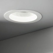 LED Downlight Accent S Ø14, 4 3000K - flacher LED Deckeneinbaustrahler für moderne Flur- und Bürobeleuchtung