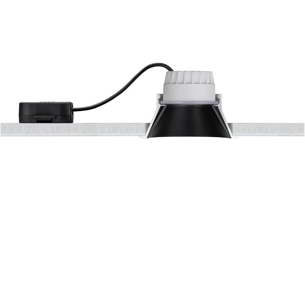 LED Einbauleuchte Cole LED Rund 8,8cm Weiß, Silber mit zurückgesetztem Leuchtmittel und mattem Gehäuse.