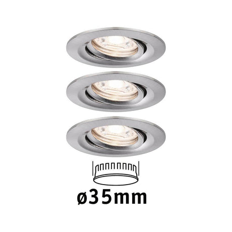 LED Spot encastré Nova Mini kit de base orientable rond 66 mm avec trois luminaires orientables et des coins de 35 mm.
