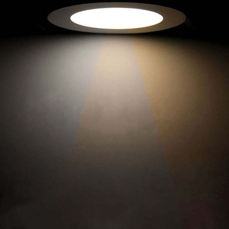 LED-recessed spotlight Ugr<19 25W dimmable 3000K-4000K CRI90 on ceiling with light beams