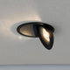 Schwenkbarer und dimmbare LED Einbaustrahler in modernem Design, ideal für verschiedene Innenräume.
