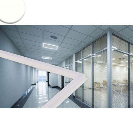LED Einlegerahmen für Odenwalddecke in modernem Büro mit neutralweißer Beleuchtung.