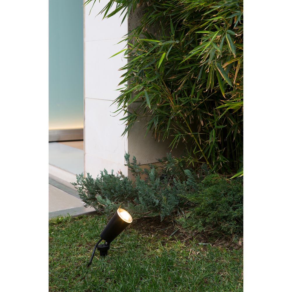 LED garden spot Toni with earth spit IP65 black coastal light