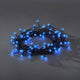 LED Globelichterkette runde Dioden 80 blaue Dioden IP44 mit leuchtenden blauen Kugeln auf schwarzem Draht.