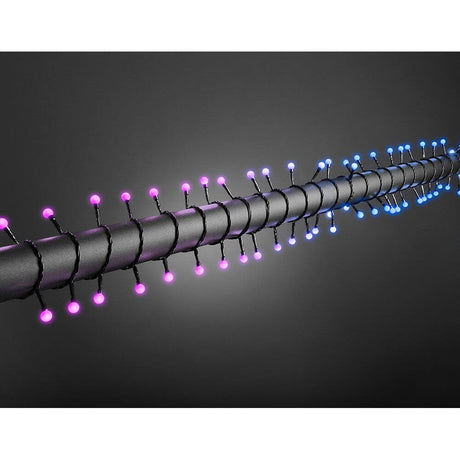 LED Globelichterkette runde Dioden mit rot/blau Farbwechsel 40 farbwechselnde Dioden IP44 auf schwarzem Hintergrund.
