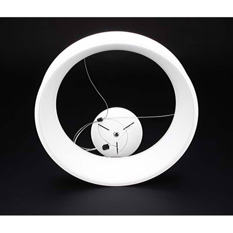 LED Hängelampe Loop 60cm Ring 1800lm Dimmbar Warmweiß auf schwarzem Hintergrund