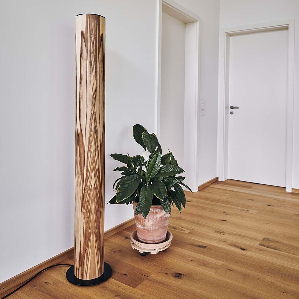 LED Holz-Stehleuchte Lucerna 160cm Satin Nussbaum