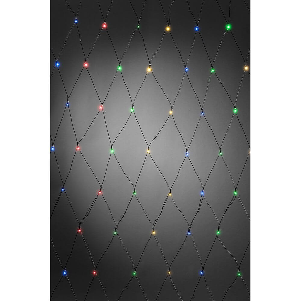 LED Lichternetz 240 bunte Dioden batteriebetrieben IP44 auf schwarzem Hintergrund.