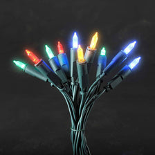 LED Guirlande lumineuse miniature 100 diodes colorées avec différentes couleurs lumineuses sur fond noir