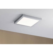 LED Panel Abia Eckig Chrom-Matt an der Decke mit gleichmäßiger Lichtverteilung und modernem Design.