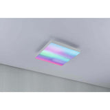 LED Panel Velora Rainbow in Weiß mit dynamischen Farbeffekten, montiert an der Decke.