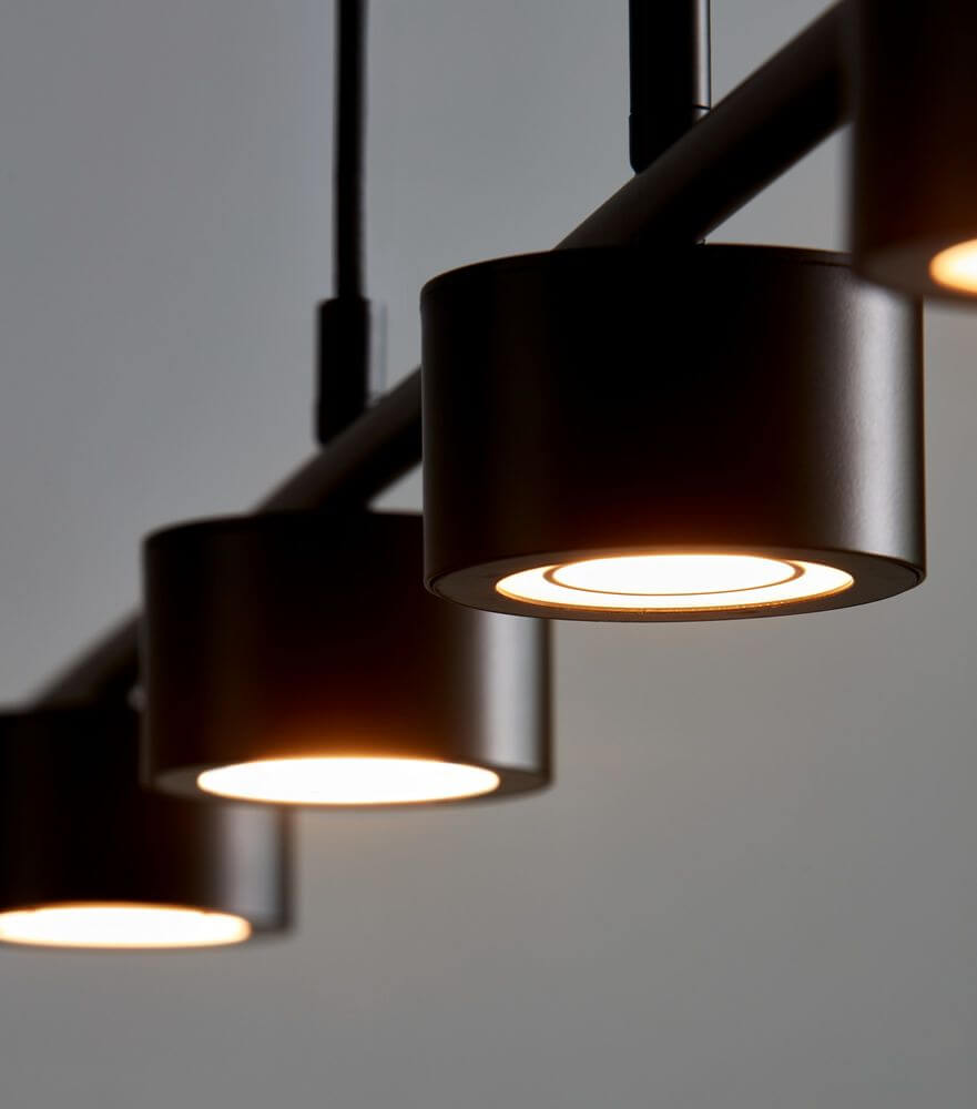 LED Pendelleuchte Clyde mit modernem skandinavischen Design und innovativer Moodmaker™-Technologie.