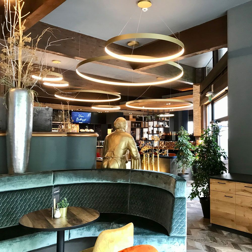 s.luce Made LED-Ring XL Pendelleuchte Treppenhaus Dimmbar RAL