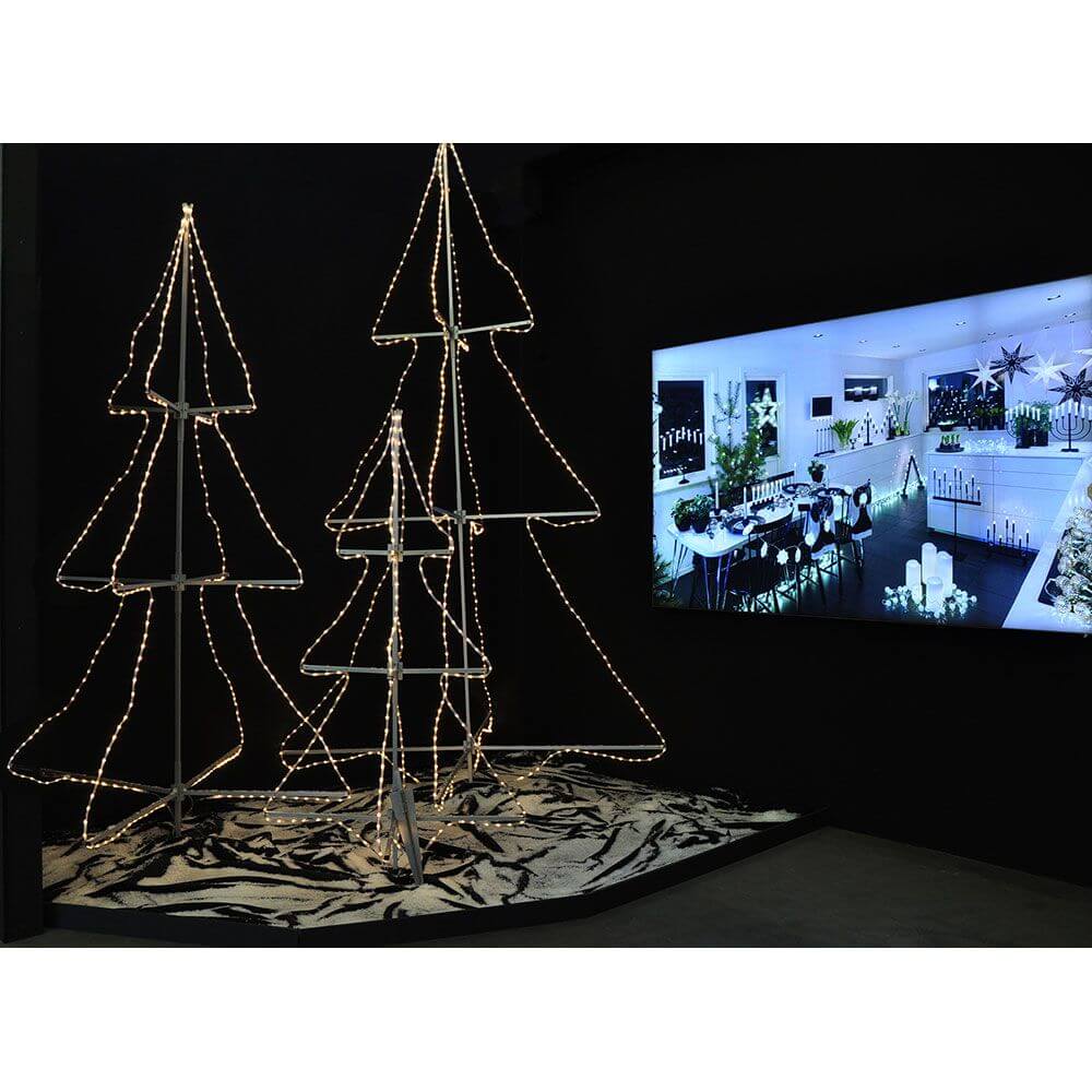 LED Schlauchsilhoutte Tannenbaum 3D groß 432 Warmweiße Dioden IP44 in festlicher Umgebung