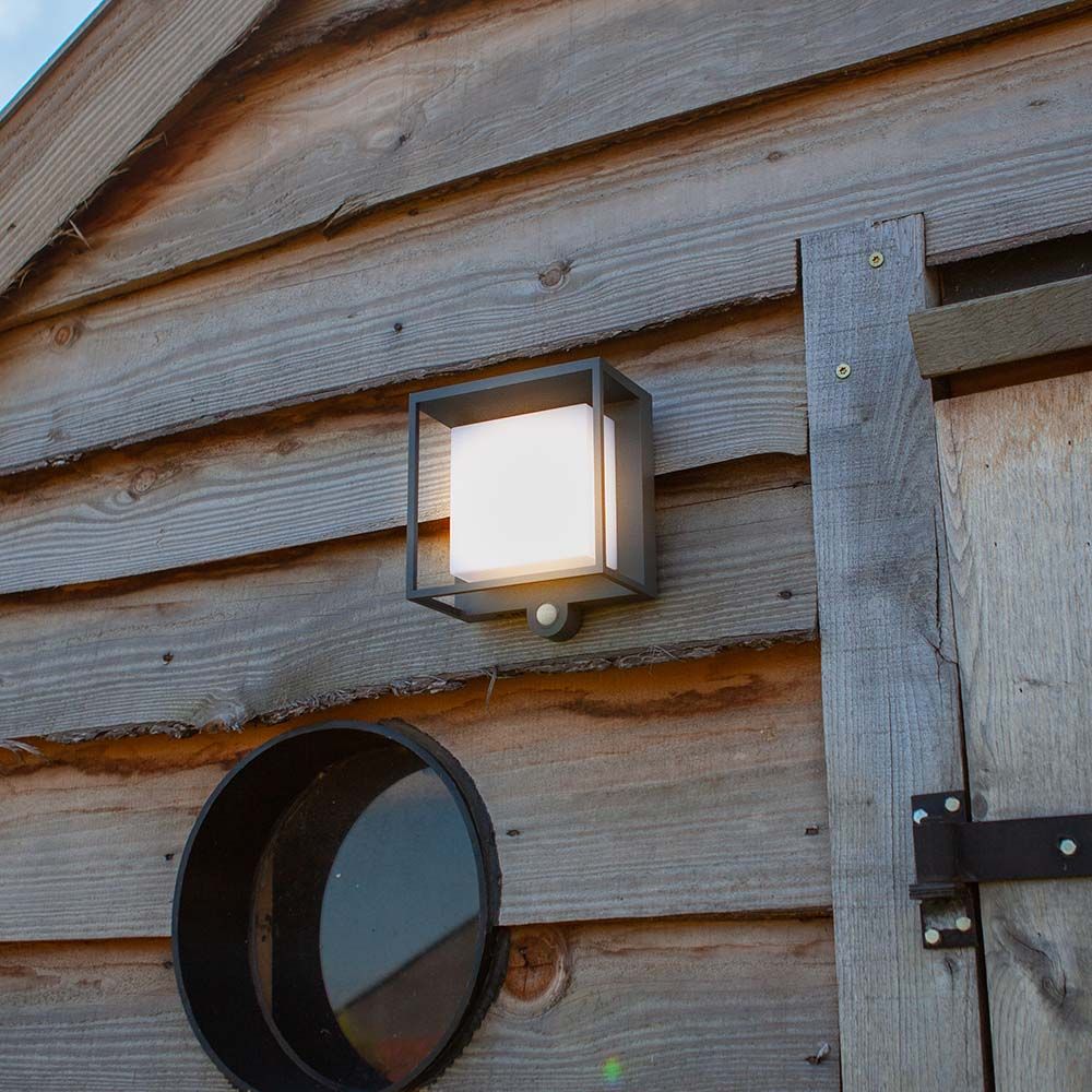 Lámpara solar de exterior Curtis LED con detector de movimiento
