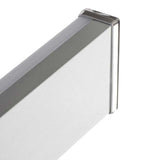 Detailansicht der LED-Spiegelleuchte Asto mit glänzendem Finish und modernem Design.