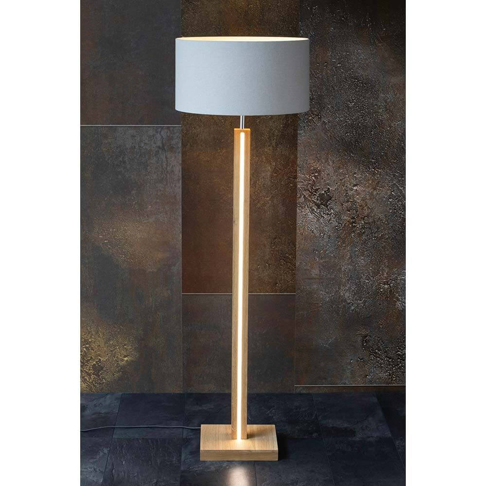 LED Stehlampe Asseto 3350lm Eiche-Geölt, Beige auf modernen Hintergrund