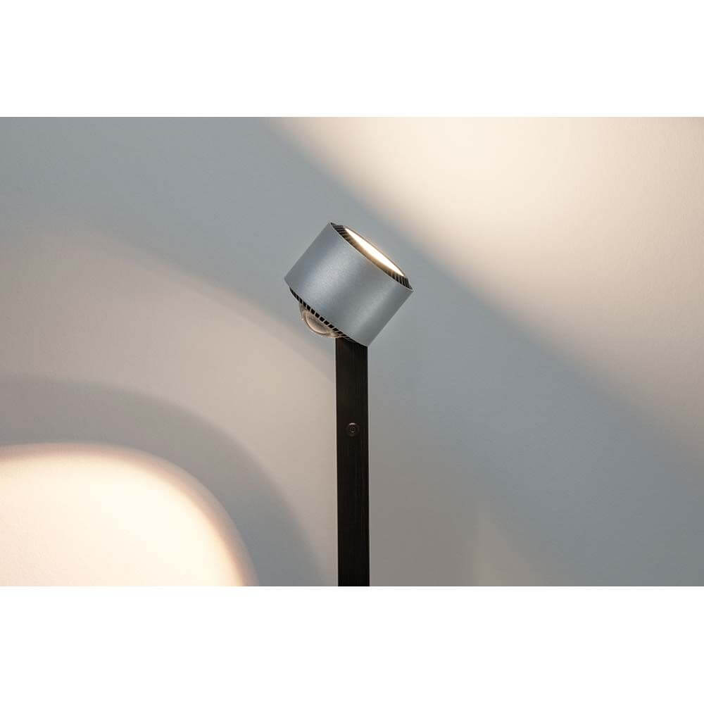 LED Stehleuchte Aldan 15,5W Dimmbar mit schwenkbarem Spotkopf und dimmbarem Licht.