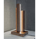 LED Tischlampe Manhattan Touch-Dimmer 910lm Nuss auf einem Tisch mit modernem Design