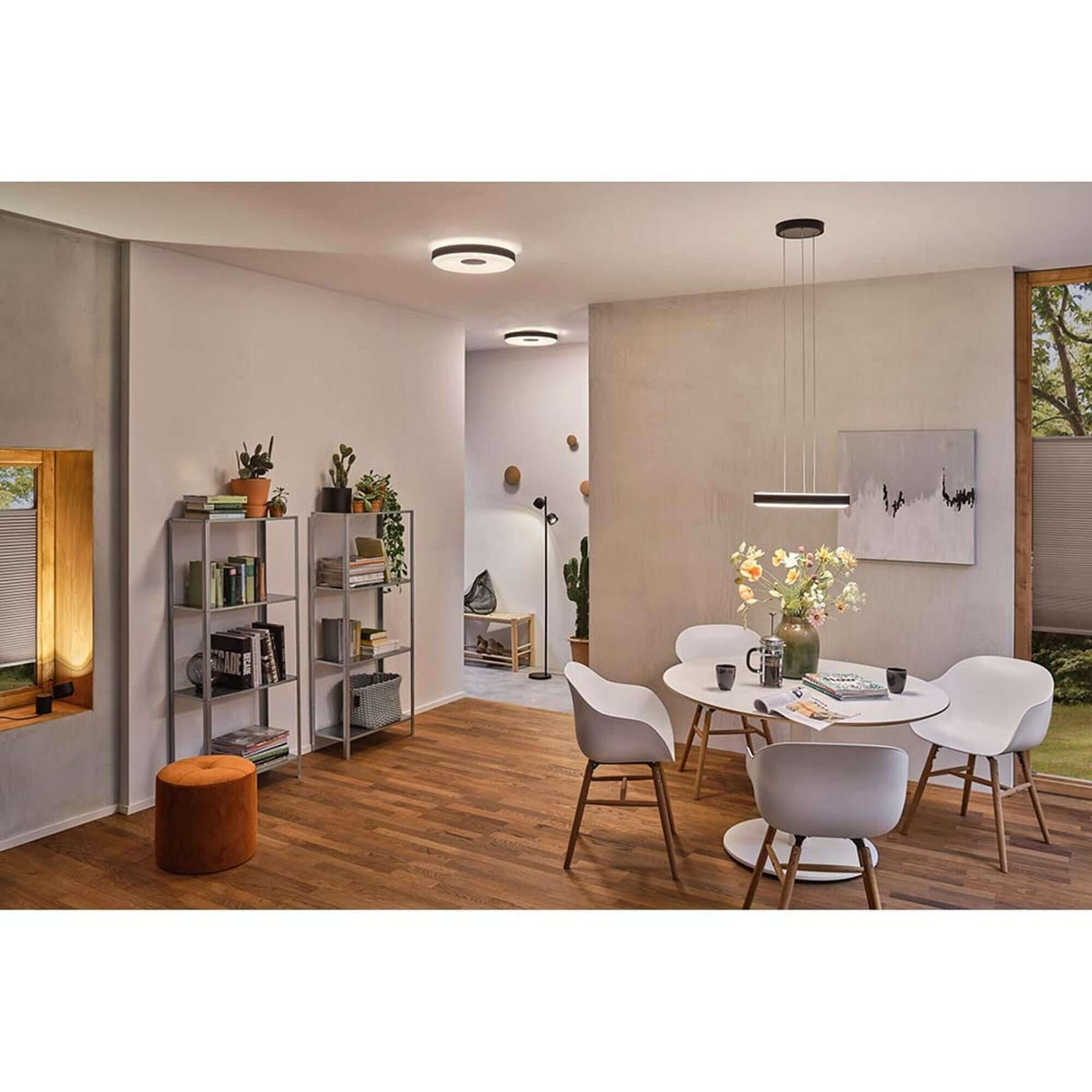 LED Wand- & Tischleuchte Puric Pane mit Touch-Dimmer Schwarz in modernem Essbereich.