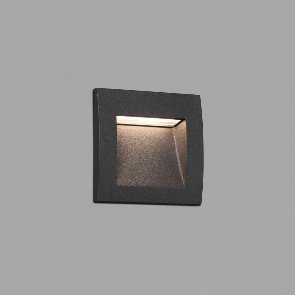 LED Wandaußenbauleuchte SEDNA-1 3000K IP65 Dunkelgrau an einer Wand installiert