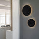 LED Wandlampe BOARD 7W 2700K Schwarz an der Wand in modernem Küchenambiente