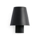 LED Wandlampe LE PETIT Schwarz an der Wand montiert, modernes Design in Schwarz.