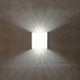 Casablanca LED-Wandleuchte Box mit Lichteffekten auf Wandoberfläche.