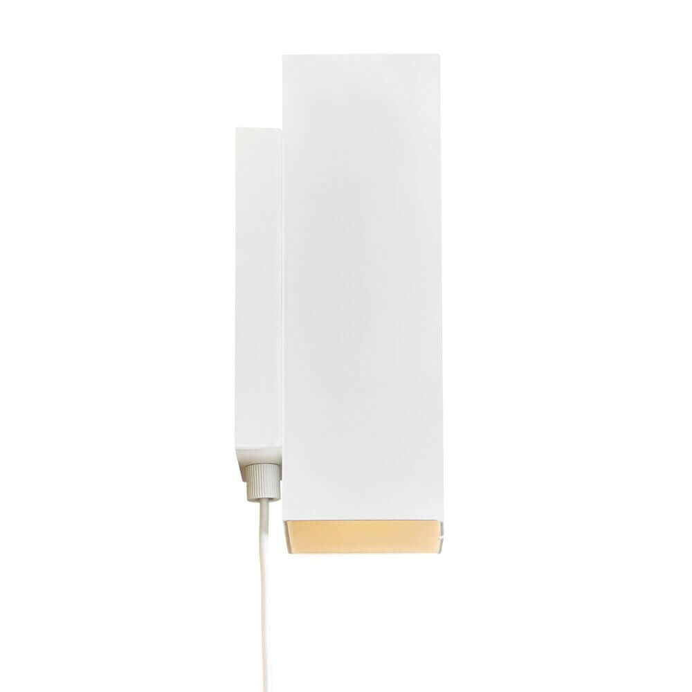 LED Wandleuchte Curtiz in modernem Design mit weißem Finish und angenehmer Lichtabstrahlung.