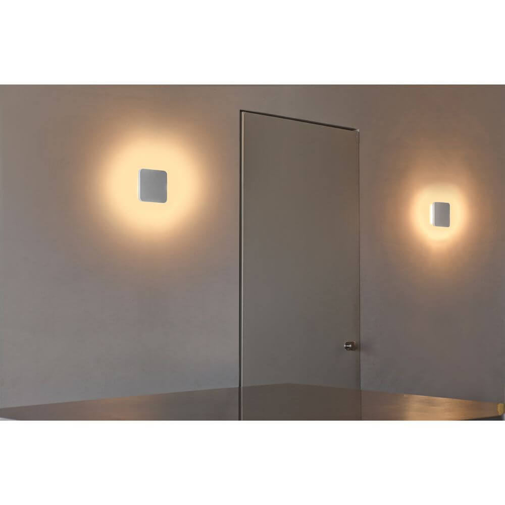 LED Wandleuchte ELSA 5,5W 2700K Weiß an Wänden in modernem Interieur