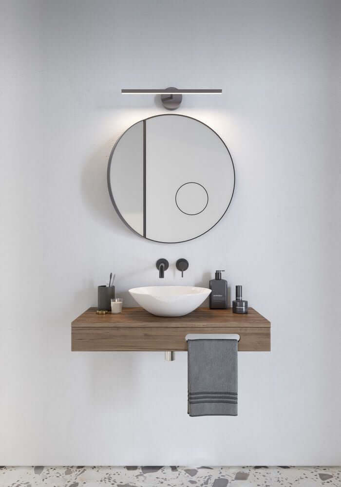 LED Spiegel Wandleuchte Ip S13 40cm IP44 über einem modernen Waschbecken in stilvollem Badezimmer.