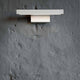 LED Wandleuchte Smal Touch-Dimmer 490lm Weiß an grauer Wand montiert, modernes Design und dimmbare Funktion.