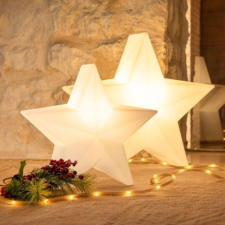 LED Christmas star Nova Warm White shines in warm white and creates a festive Christmas atmosphere in your home.