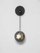 Alt Tag: Las LED Wandleuchte 3000K Schwarz, Gold – moderne Metall- und getöntes Glas-Wandleuchte 52cm Höhe, schwarz mit goldenen Akzenten